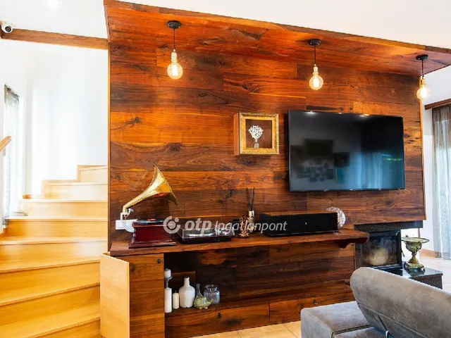 Eladó ház Balatonfűzfő 200 nm