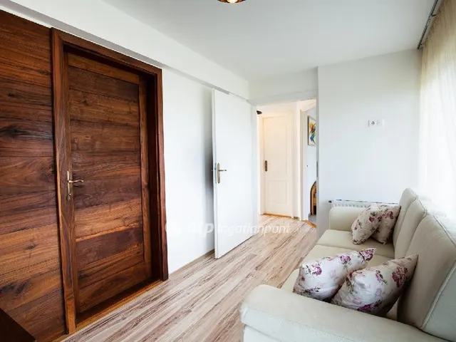 Eladó ház Balatonfűzfő 200 nm