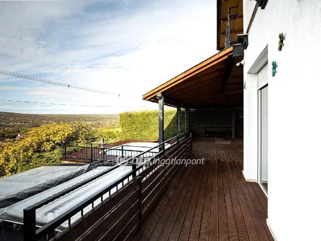 Eladó ház Balatonfűzfő 200 nm