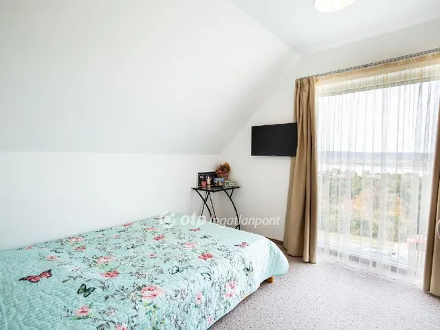 Eladó ház Balatonfűzfő 200 nm