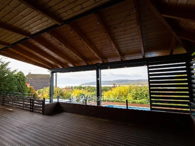 Eladó ház Balatonfűzfő 200 nm