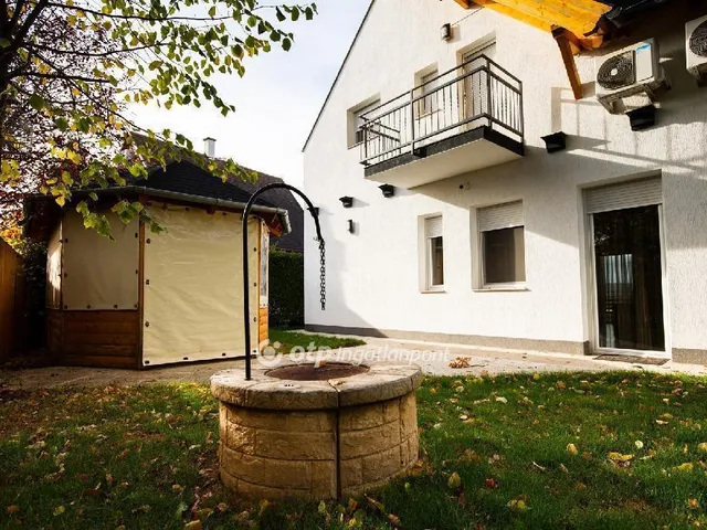 Eladó ház Balatonfűzfő 200 nm