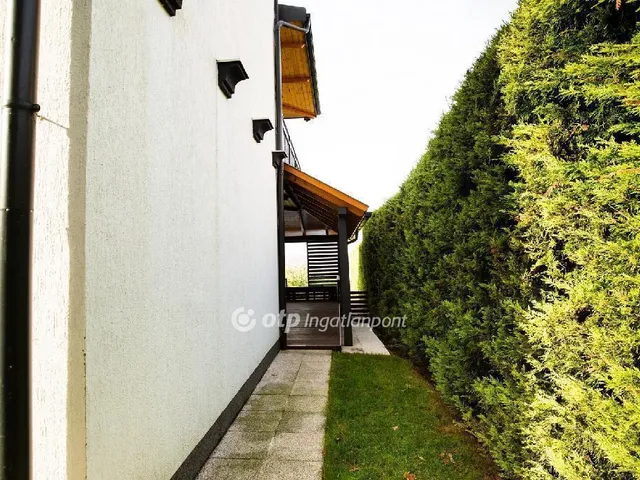 Eladó ház Balatonfűzfő 200 nm