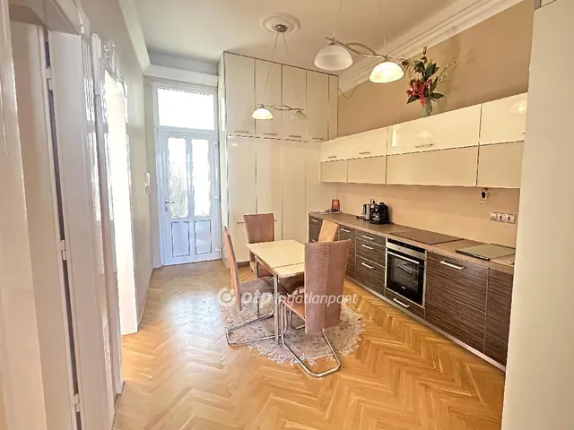 Eladó lakás Budapest V. kerület 53 nm