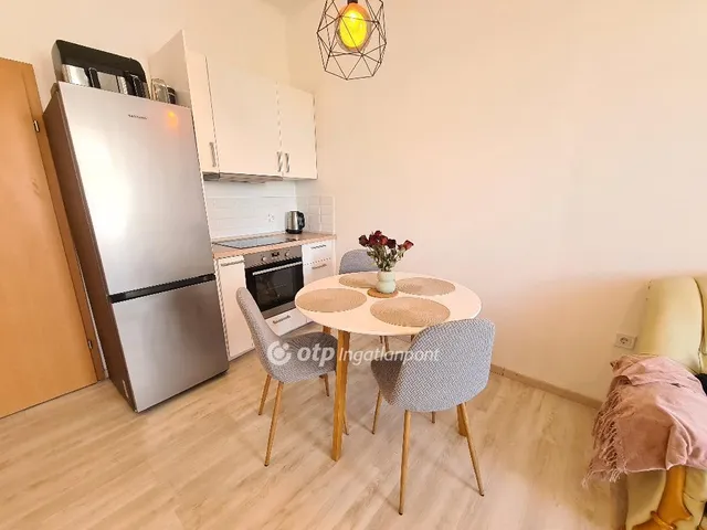 Eladó lakás Budapest VIII. kerület 92 nm
