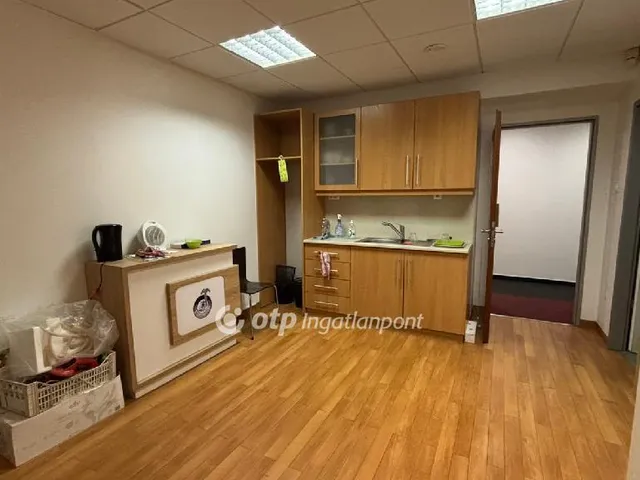 Eladó kereskedelmi és ipari ingatlan Budapest XIII. kerület 357 nm