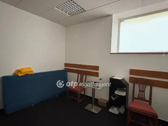 Eladó kereskedelmi és ipari ingatlan Budapest XIII. kerület 357 nm