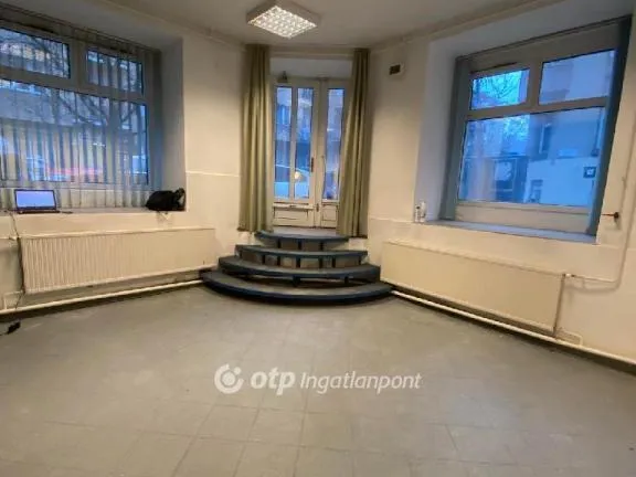 Eladó kereskedelmi és ipari ingatlan Budapest XI. kerület 206 nm