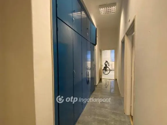 Eladó kereskedelmi és ipari ingatlan Budapest XI. kerület 206 nm