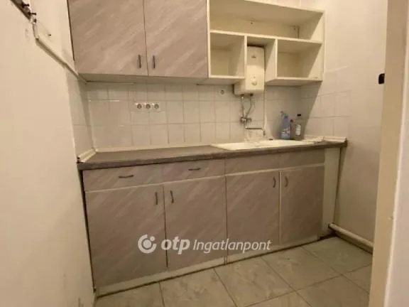 Eladó kereskedelmi és ipari ingatlan Budapest XI. kerület 206 nm