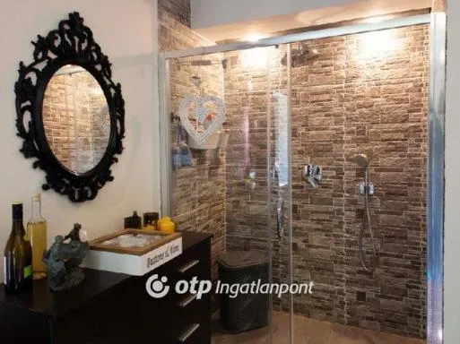 Eladó ház Budapest II. kerület 370 nm