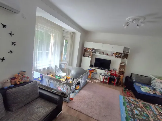 Eladó ház Budapest XVI. kerület, Sashalom 270 nm