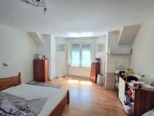 Eladó ház Budapest XVI. kerület, Sashalom 270 nm