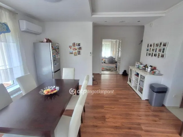 Eladó ház Budapest XVI. kerület, Sashalom 270 nm