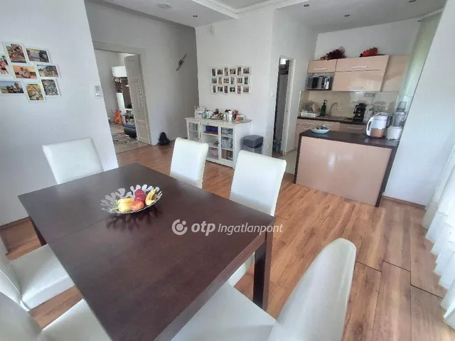 Eladó ház Budapest XVI. kerület, Sashalom 270 nm