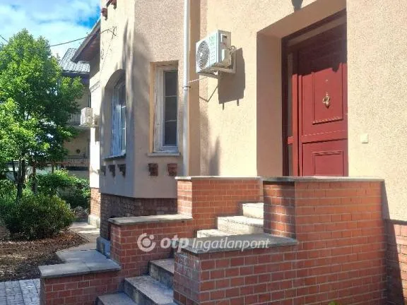 Eladó ház Budapest XVI. kerület, Sashalom 270 nm