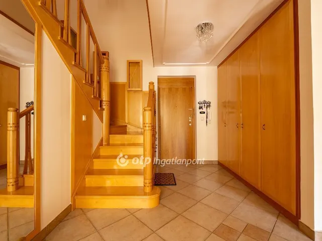 Eladó lakás Budapest II. kerület, Törökvész 215 nm