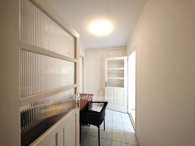 Eladó ház Budapest XVI. kerület, Sashalom 250 nm