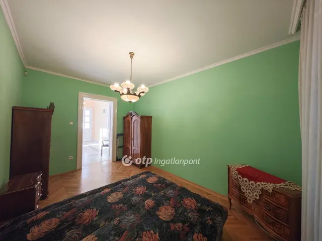 Eladó ház Budapest XVI. kerület, Sashalom 250 nm