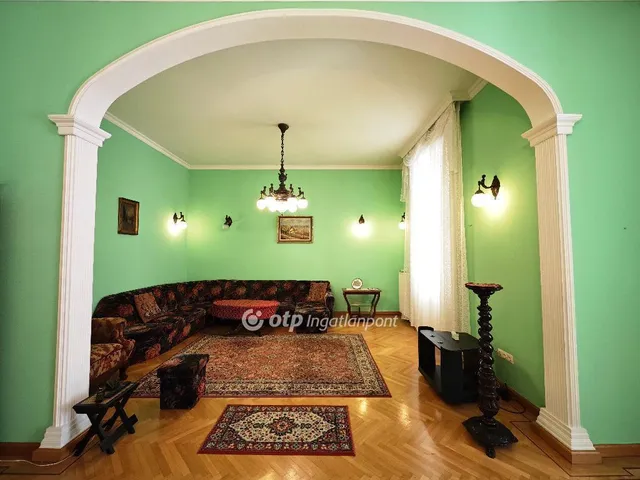 Eladó ház Budapest XVI. kerület, Sashalom 250 nm