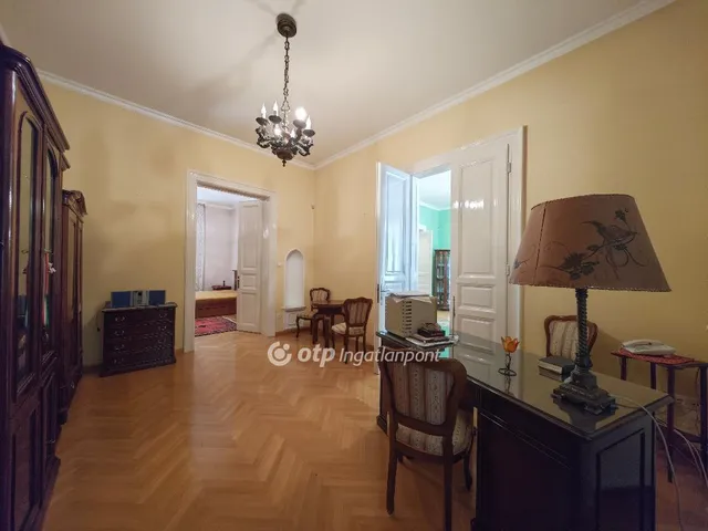 Eladó ház Budapest XVI. kerület, Sashalom 250 nm