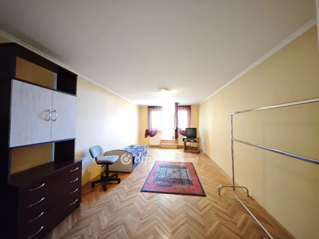 Eladó ház Budapest XVI. kerület, Sashalom 250 nm