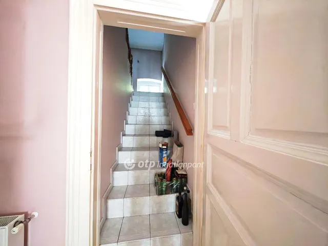 Eladó ház Budapest XVI. kerület, Sashalom 250 nm