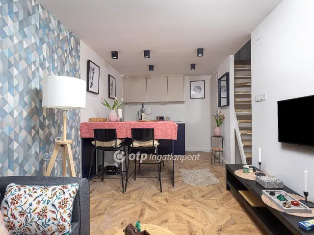 Eladó lakás Budapest VI. kerület, Nagykörúton belüli terület 36 nm