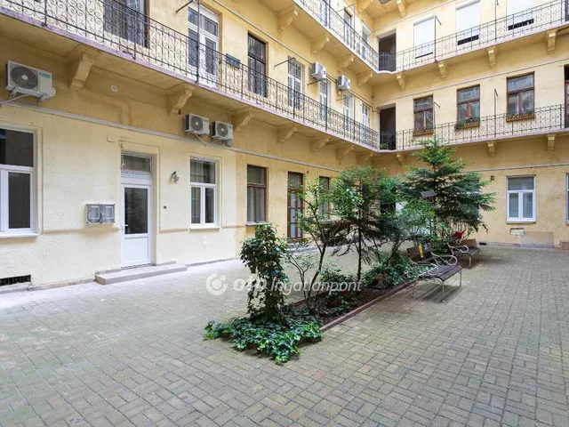 Eladó lakás Budapest VI. kerület, Nagykörúton belüli terület 36 nm