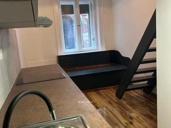 Eladó lakás Budapest VIII. kerület, II. János Pál pápa tér 10 nm