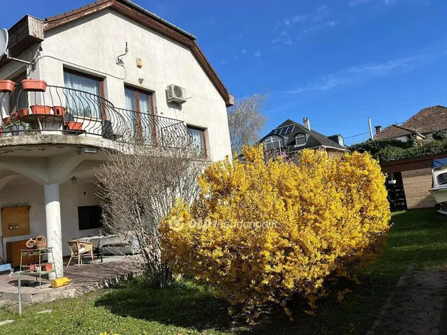 Eladó lakás Budapest XXI. kerület, Királyerdő 120 nm