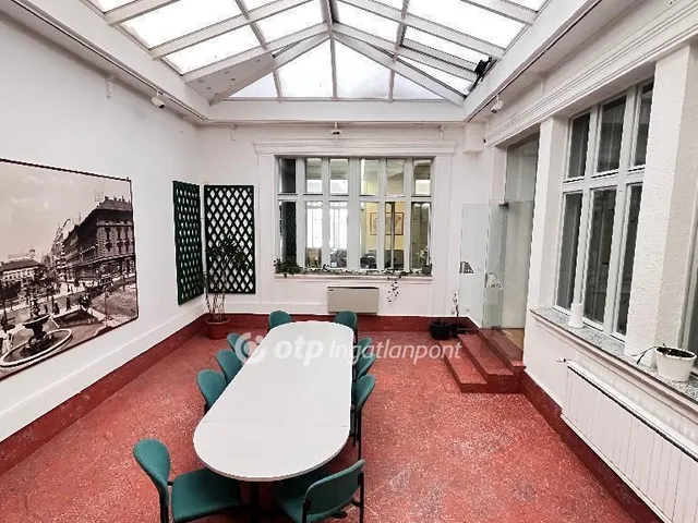 Eladó lakás Budapest V. kerület, Belváros 300 nm