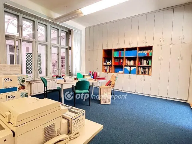 Eladó lakás Budapest V. kerület, Belváros 300 nm