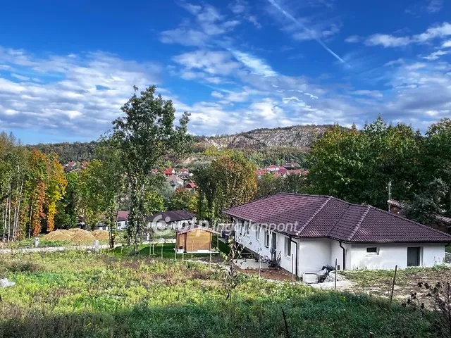 Eladó lakás Pilisjászfalu 61 nm