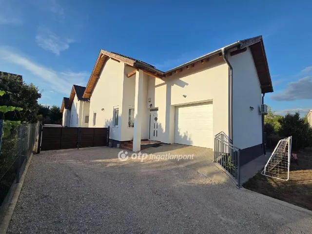 Eladó ház Érd 102 nm