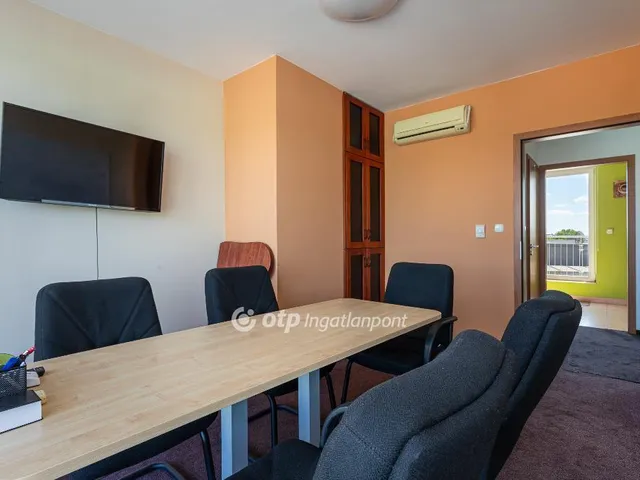 Eladó kereskedelmi és ipari ingatlan Budapest XIII. kerület 167 nm