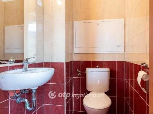 Eladó kereskedelmi és ipari ingatlan Budapest XIII. kerület 167 nm