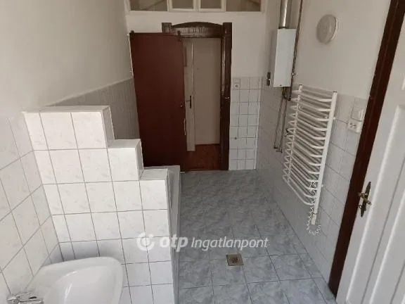 Eladó lakás Budapest VI. kerület 82 nm