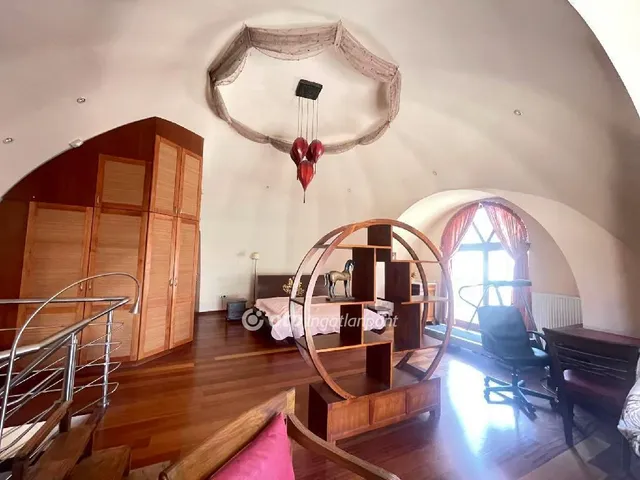 Eladó lakás Budapest VI. kerület 83 nm