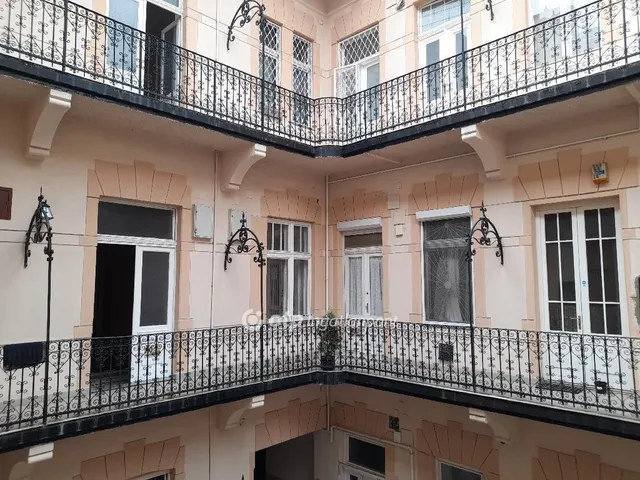 Eladó lakás Budapest VI. kerület 104 nm