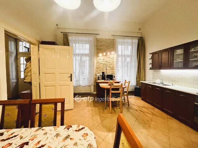 Eladó lakás Budapest VI. kerület 114 nm