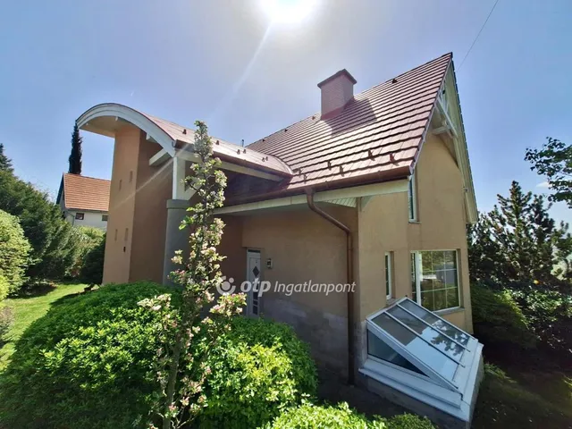 Eladó üdülő és hétvégi ház Szentendre 295 nm