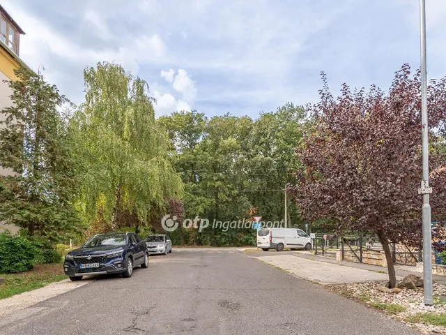 Eladó lakás Budapest XVIII. kerület, Halomi úti ltp 91 nm