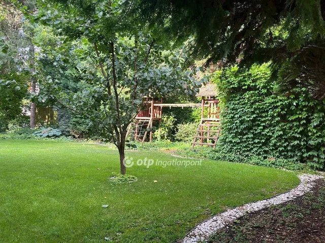 Eladó ház Diósd 260 nm