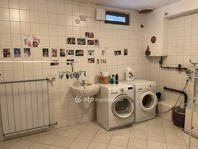 Eladó ház Diósd 260 nm