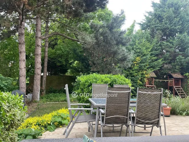 Eladó ház Diósd 260 nm