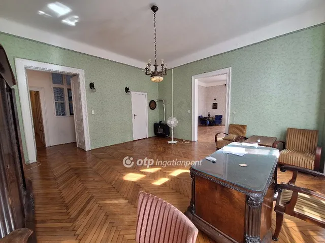 Eladó lakás Budapest VIII. kerület, Corvin negyed 125 nm