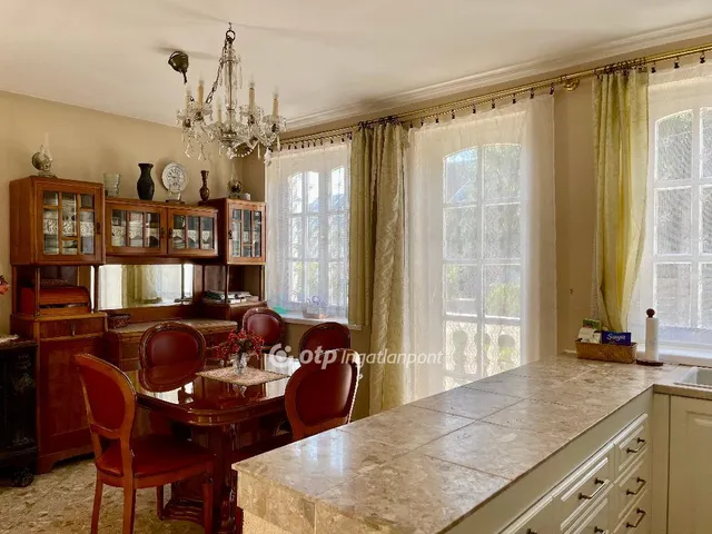 Eladó ház Penc 190 nm