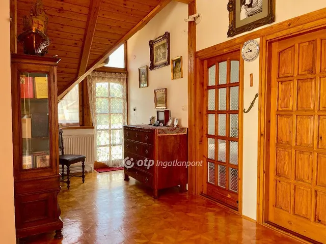 Eladó ház Penc 190 nm