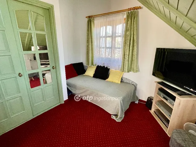 Eladó ház Penc 190 nm